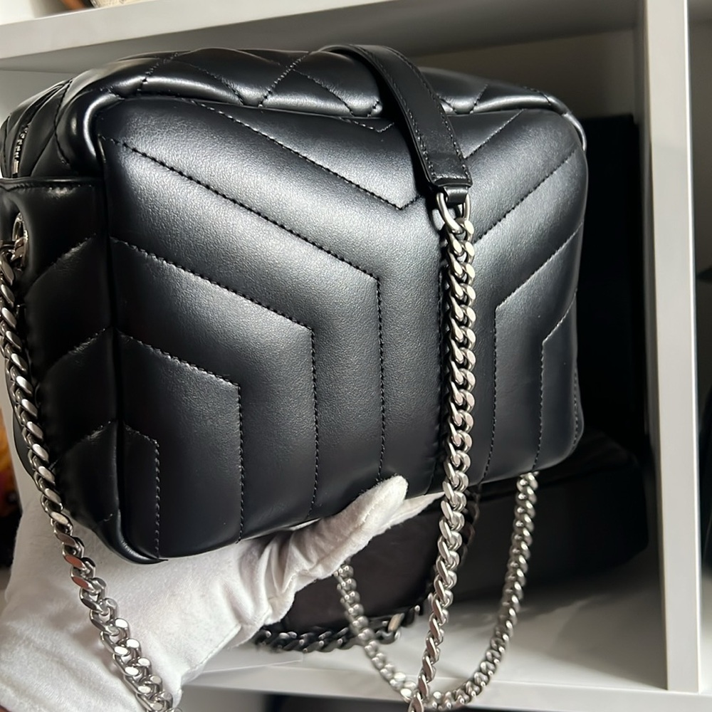 SAINT LAURENT Lulu Shoulder Bag Calfskin Black full inclusion - Picture 17 of 17